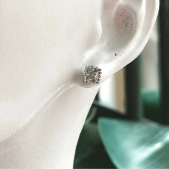 Sterling Silver square CZ stud earrings 🆕 - Picture 3 of 5